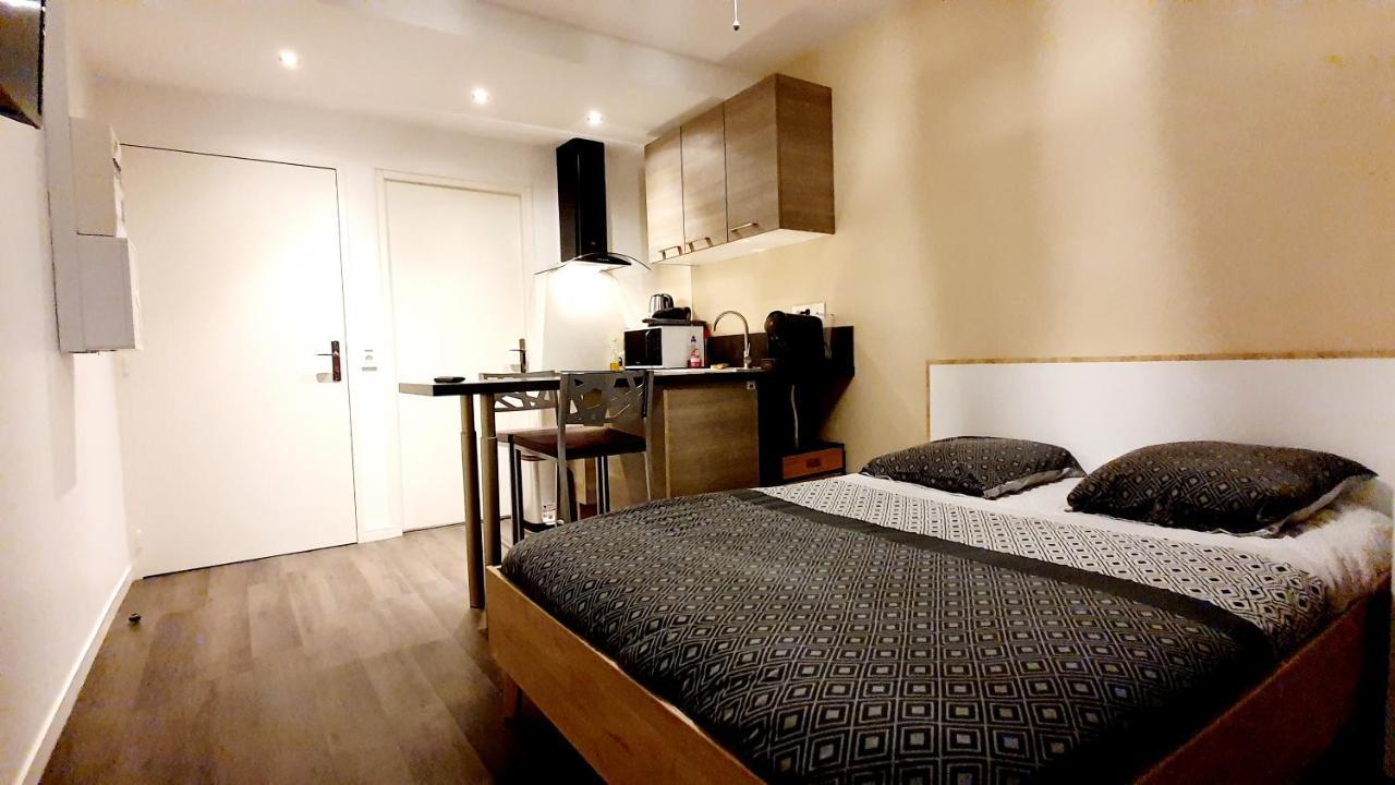 Le Studio Cosy D'Angelique Et David Avec Parking 朗布依埃 外观 照片